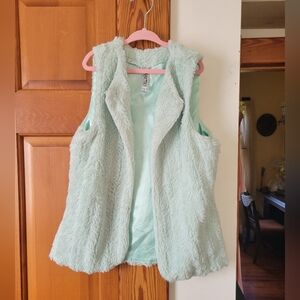 Beautees Light Mint Winter Green Faux Fur Vest M 7/8 Open Front